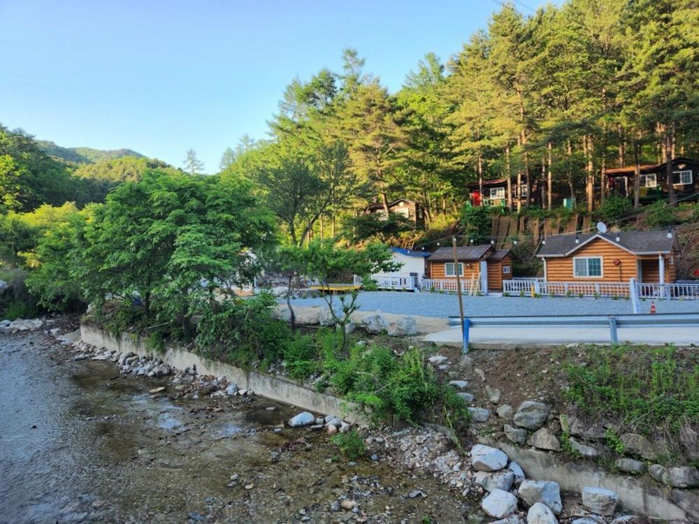 Hongcheon Gongjaksan Recreational Forest Pension Exterior foto